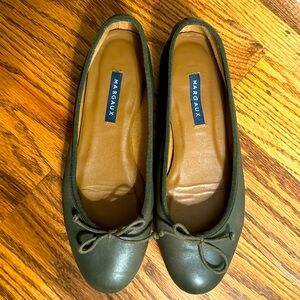 EUC Margaux Demi Ballet leather flat - Olive sz 39